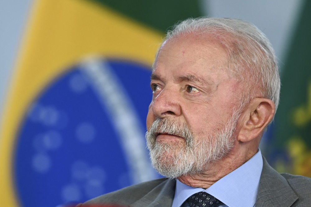 Lula defende redução de jornada 6 por 1 e diz que seu governo descobriu a fraude no INSS