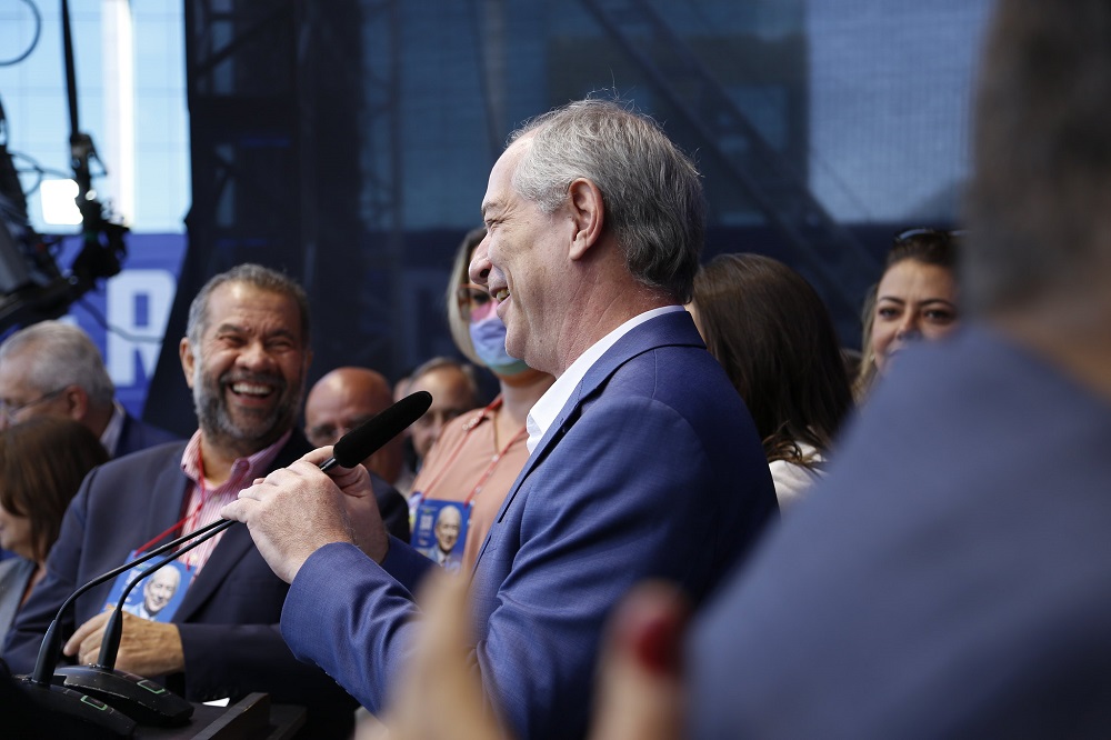 Demissão de Carlos Lupi agita o PDT e reacende debate sobre relação com o governo Lula