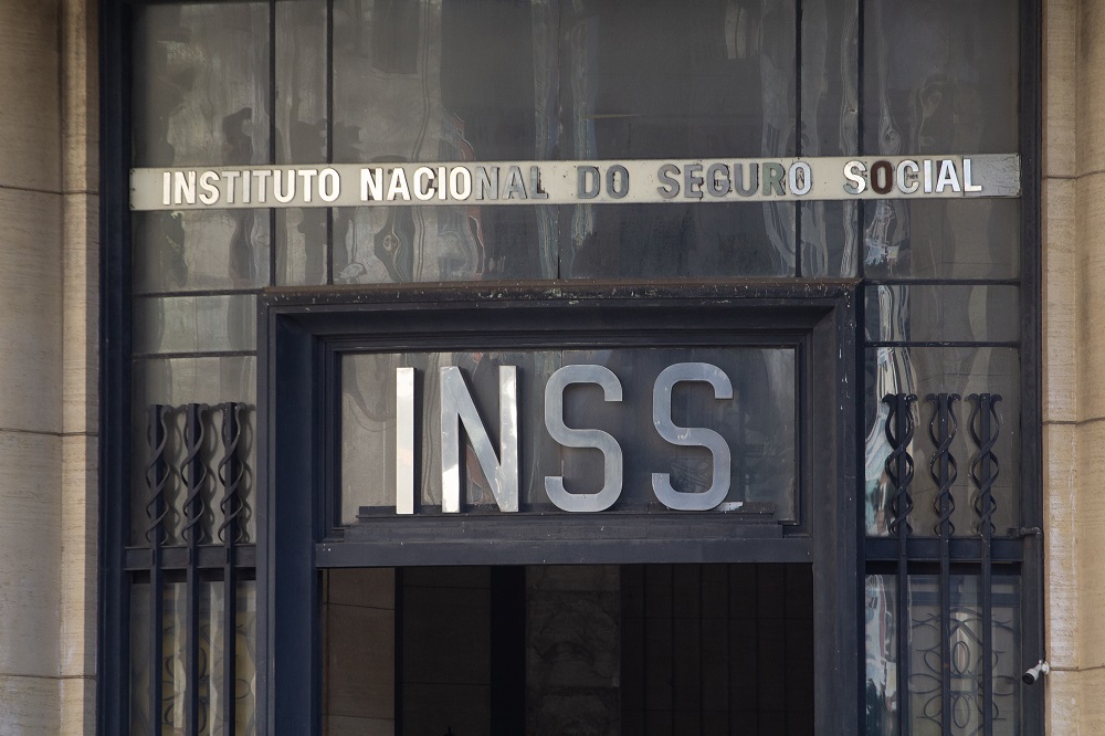 INSS: governo brasileiro analisa sistema para combater descontos indevidos em aposentadorias
