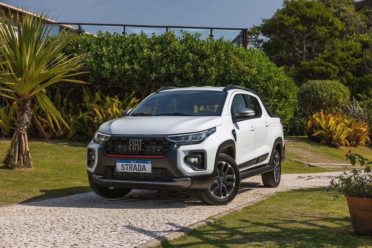 Volkwagen Polo é o mais vendido de abril, mas Fiat Strada ainda lidera em 2025; veja lista