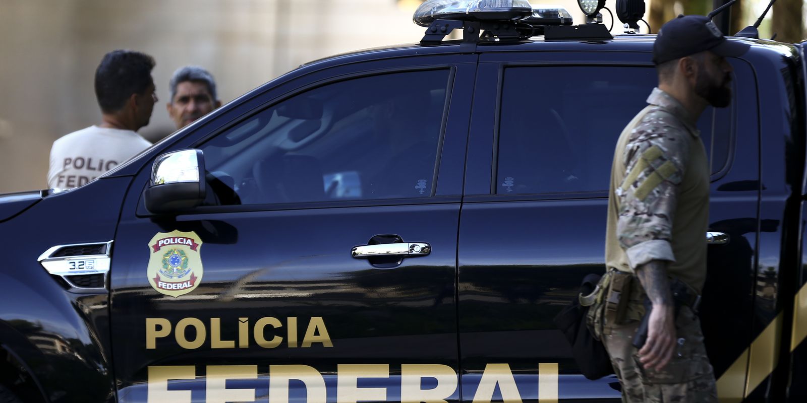 Operação da PF investiga evasão de divisas e lavagem de dinheiro
