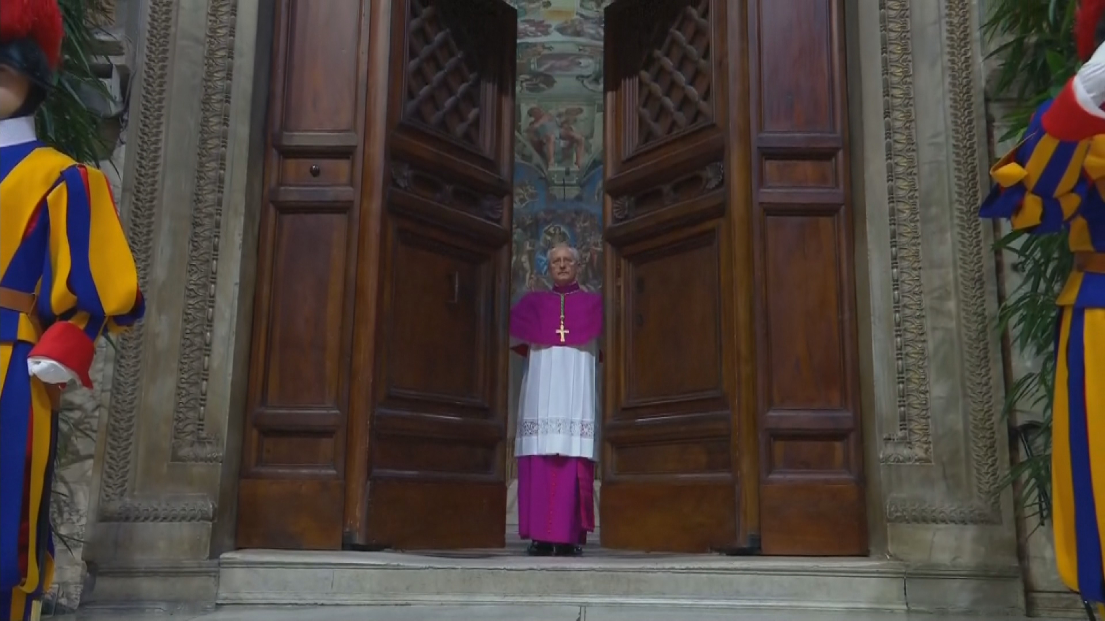Conclave: fumaça preta desta quinta  também demorou mais do que antes; entenda