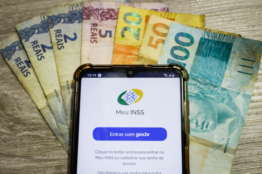 INSS diz que notificou 9,4 milhões sobre descontos indevidos