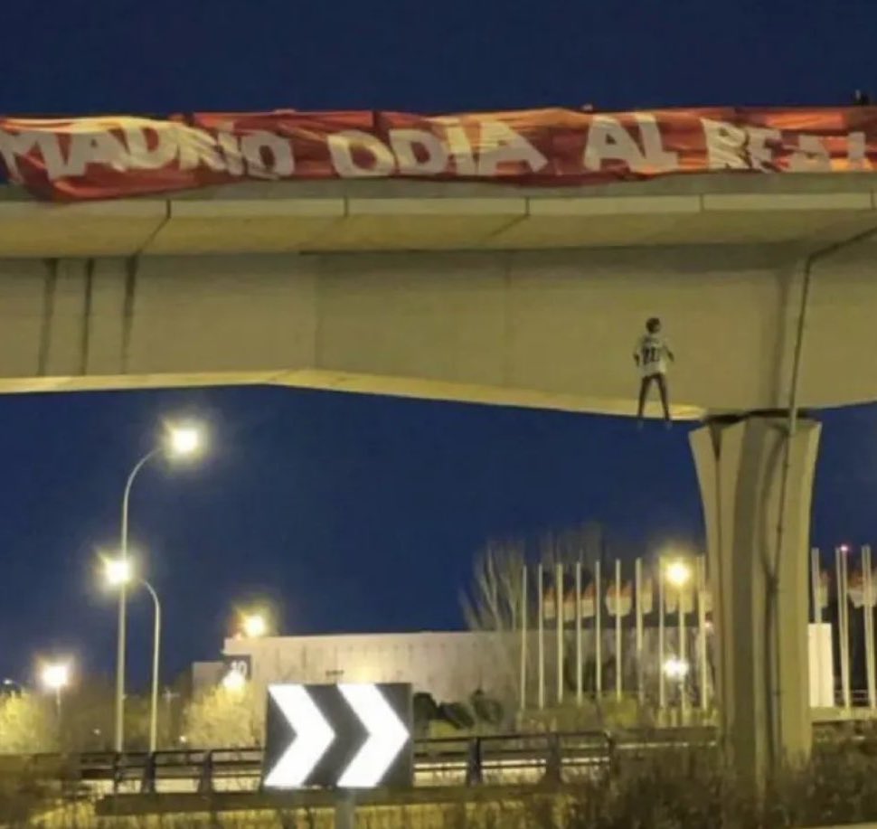 Vini Jr declara que temeu estar em perigo após saber de boneco pendurado em ponte