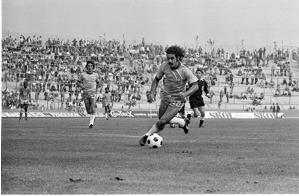 Gol de Rivellino garantiu a vitória na abertura da segunda fase da Copa de 74