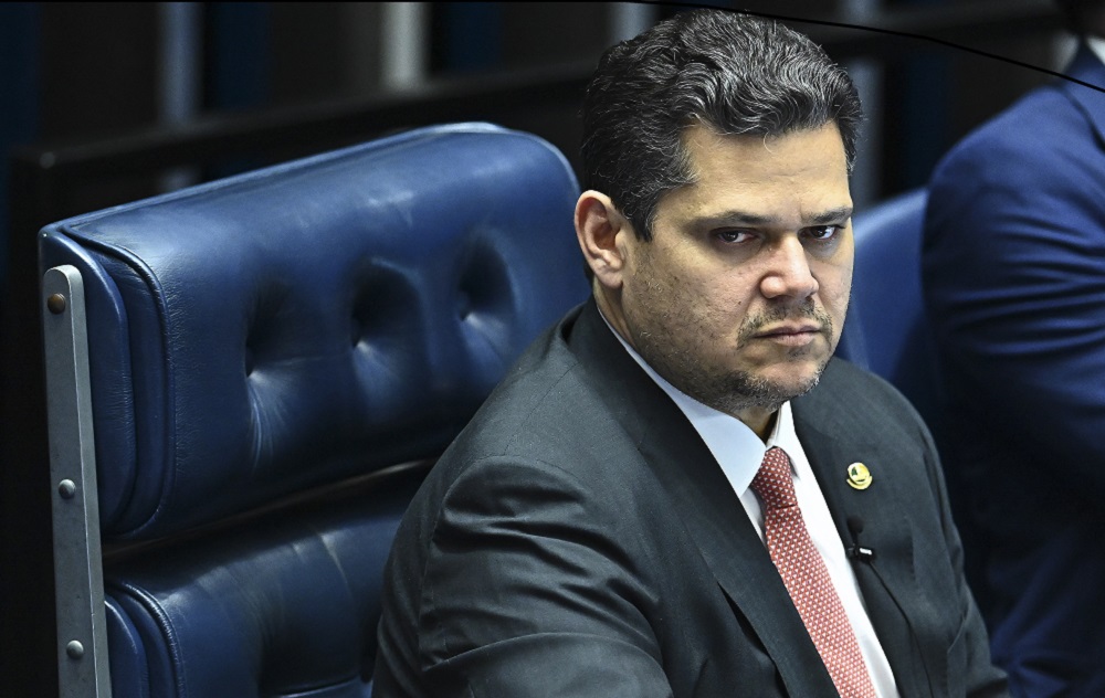 Alcolumbre deve ler requerimento da CPMI do INSS nesta terça-feira