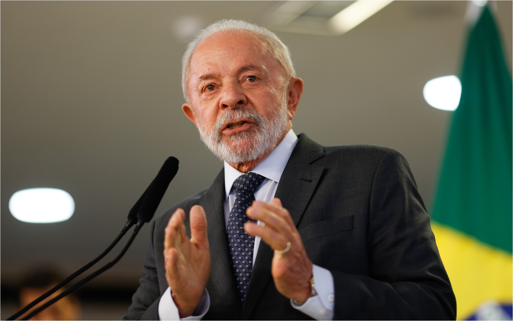 De volta do Canadá, Lula tem dois problemas para enfrentar: crise na base aliada e indiciamento do diretor da Abin