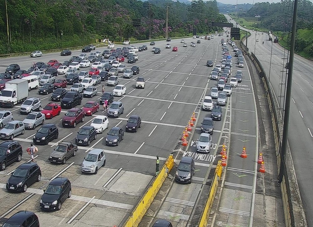 Mais de 16 milhões de veículos devem circular nas rodovias de SP durante o feriado de Corpus Christi