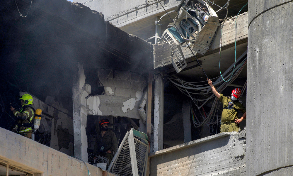 Irã ataca hospital em Israel e deixa 47 feridos no sétimo dia do conflito