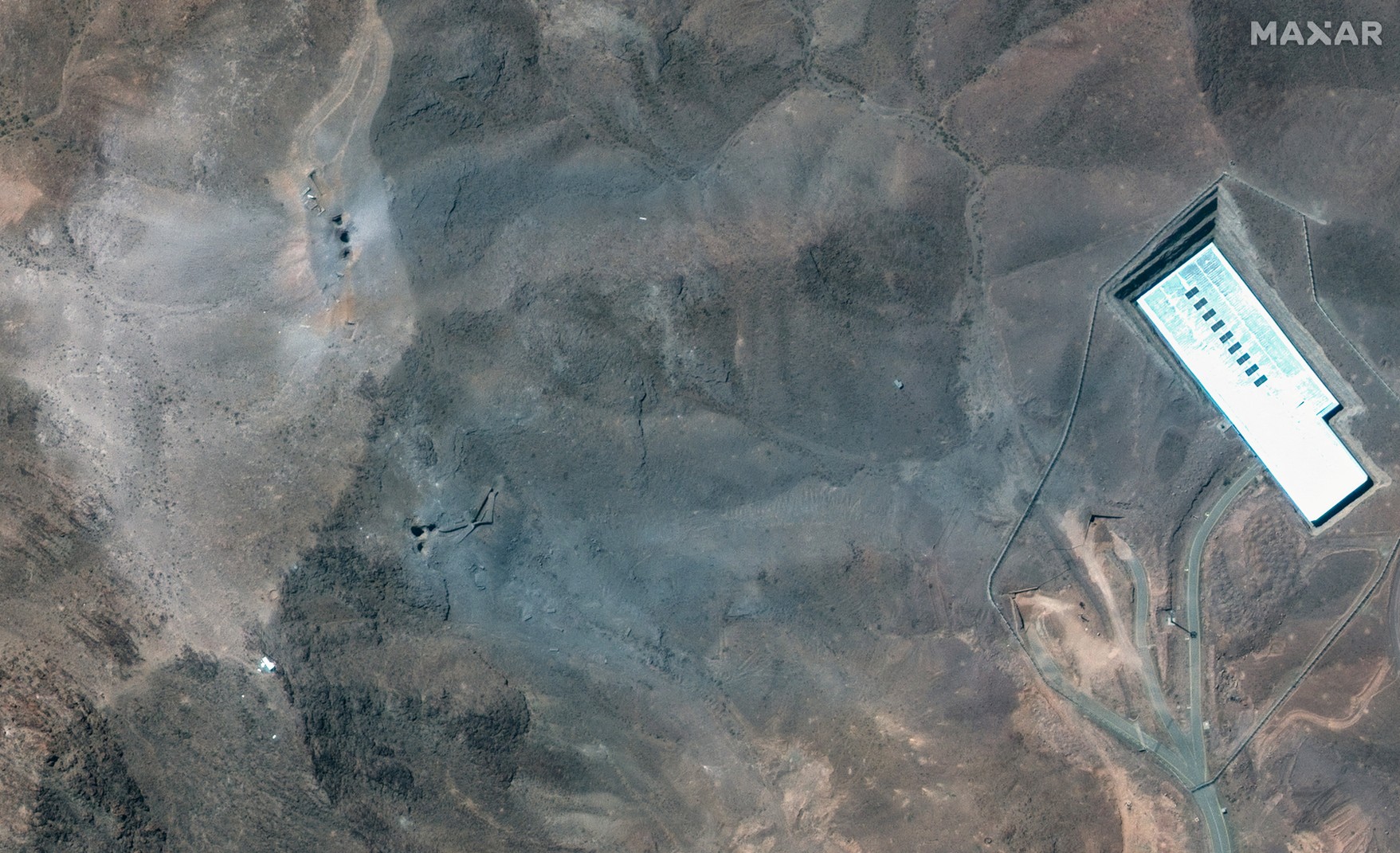 Imagens mostram instalação nuclear de Fordow, no Irã, após ataque dos EUA; VEJA