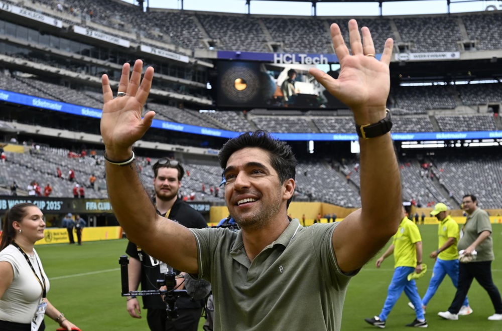 Abel Ferreira indica que deve renovar com o Palmeiras até 2027