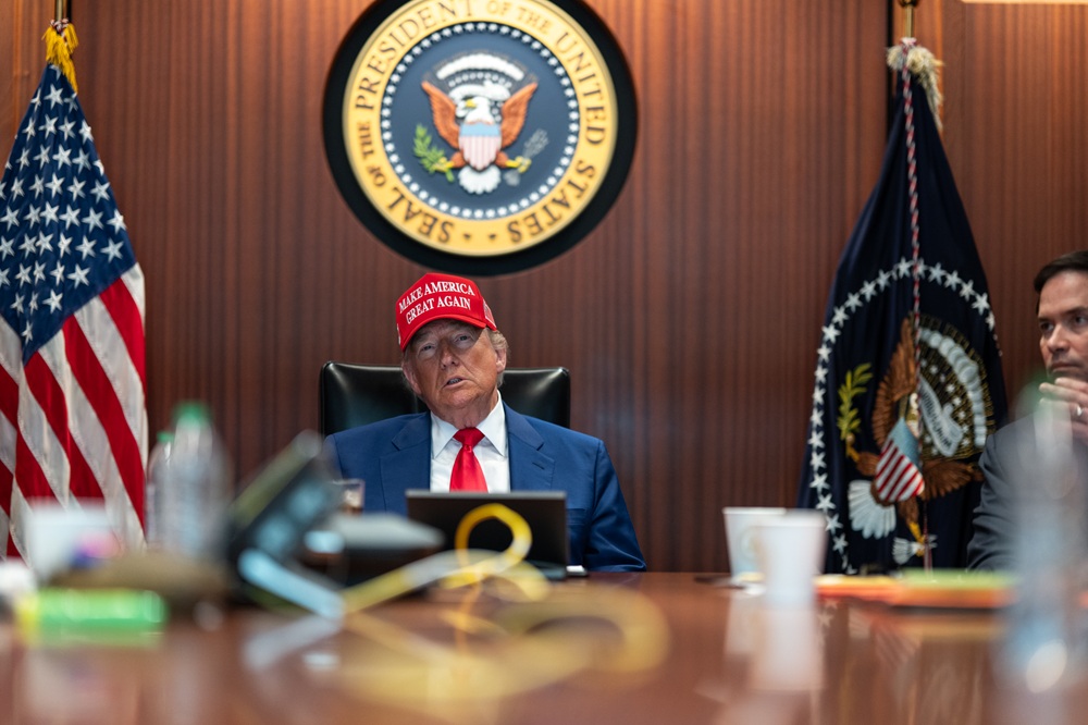 Trump ‘ainda está interessado’ em solução diplomática com Irã, diz Casa Branca