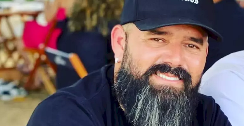 Cantor de forró morre aos 42 anos após passar mal durante show na Bahia
