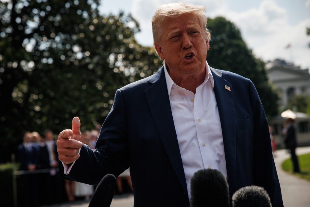 Trump diz que não pretende falar com Lula agora e volta a defender Bolsonaro: ‘Homem muito honesto’