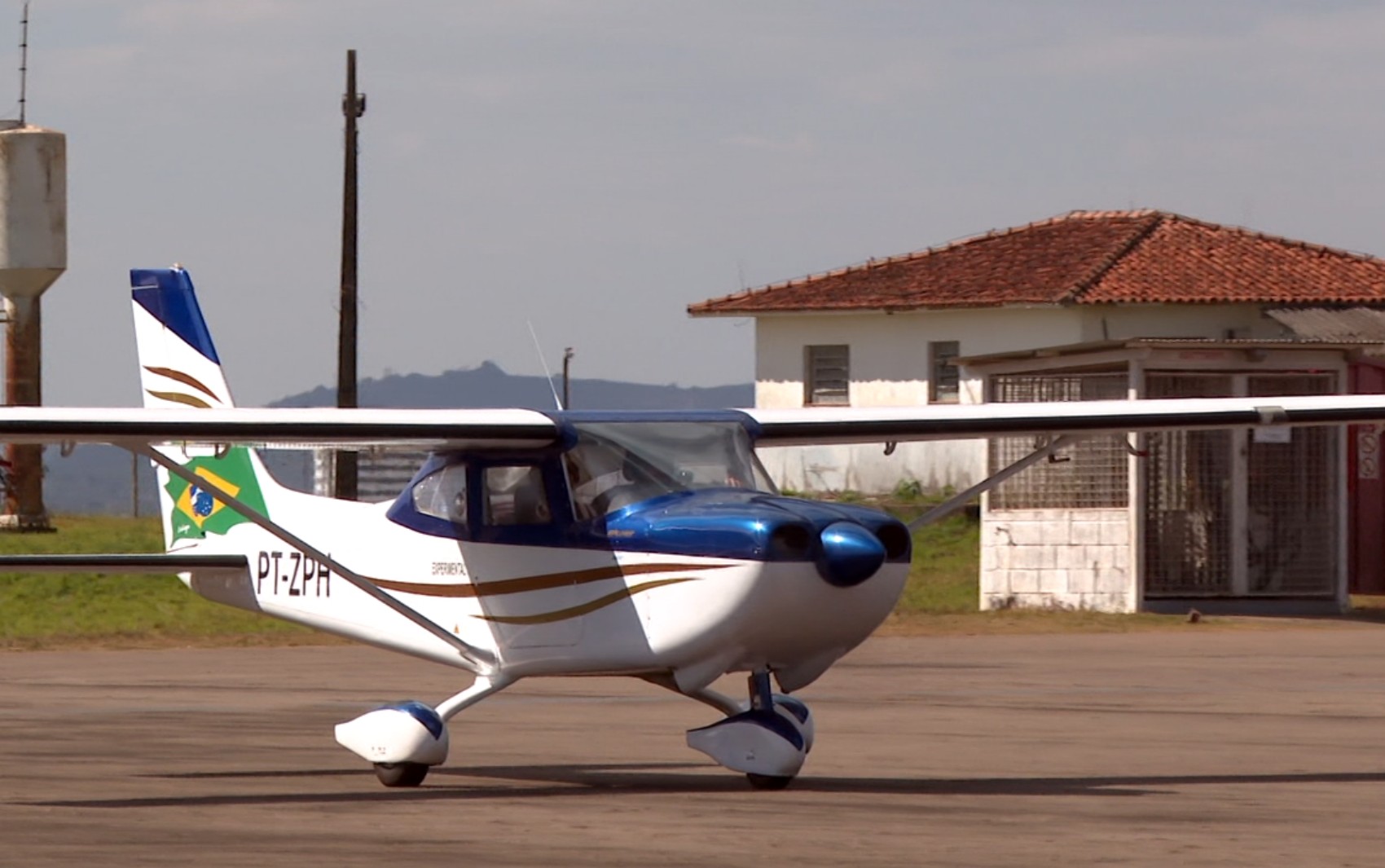 Movimento em aeroporto cresce com alta do turismo de negócios e atrai empresários em Varginha, MG
