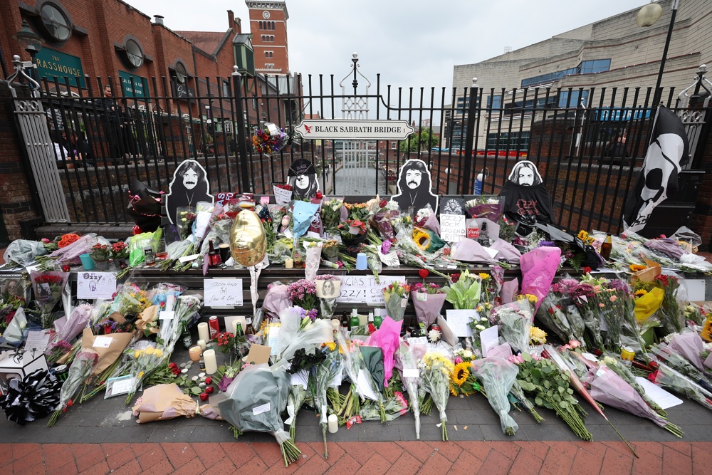 Funeral de Ozzy Osbourne terá homenagem nas ruas de Birmingham