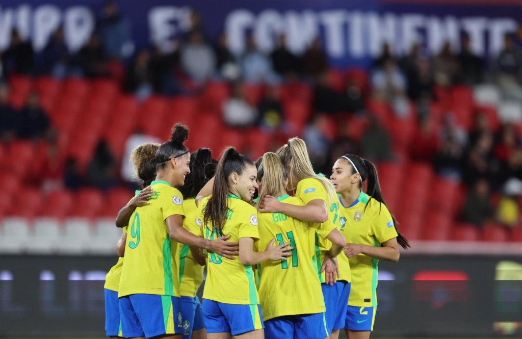 Brasil vence com facilidade o Uruguai e chega à sua 10ª final da Copa América Feminina