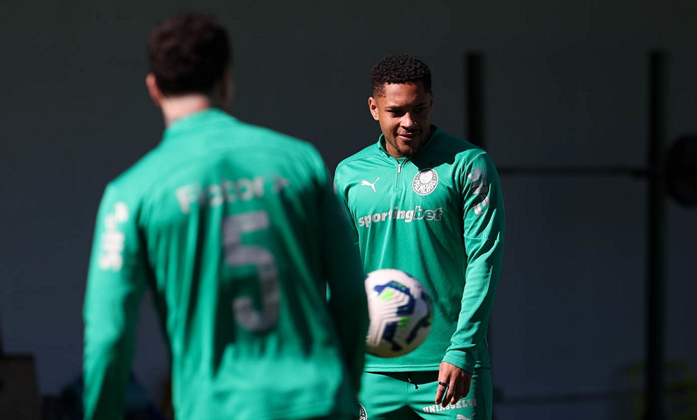 Escalação do Palmeiras: Abel deve mudar ataque para enfrentar o Corinthians