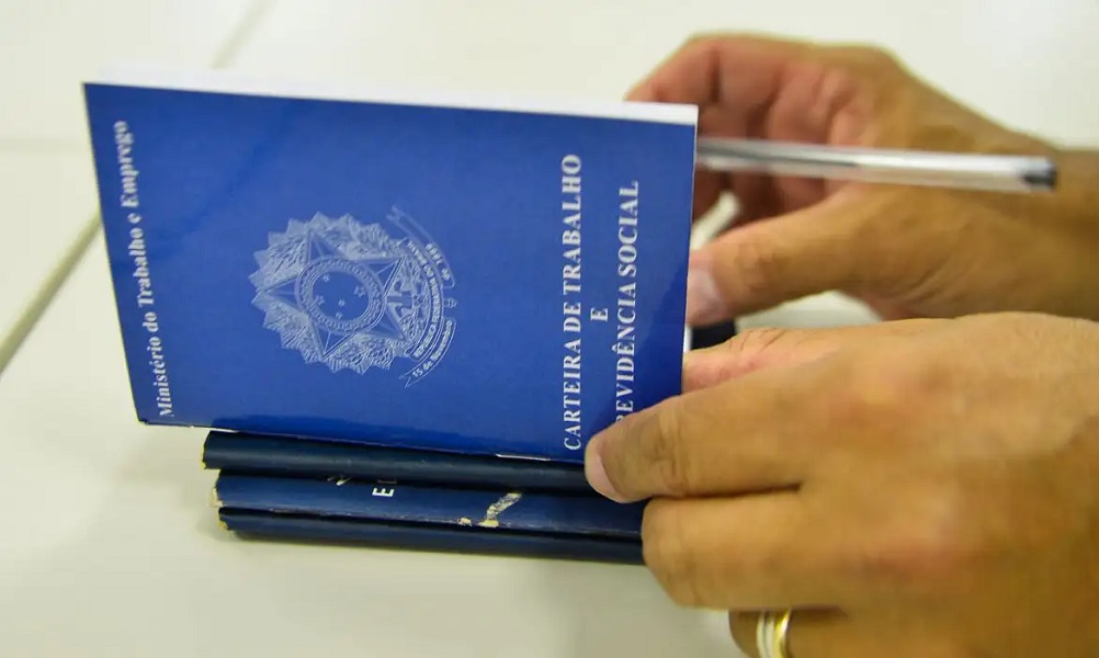 Taxa de desemprego no Brasil cai 5,8% no segundo trimestre
