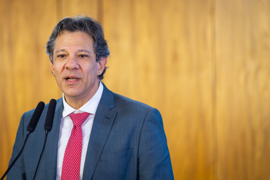 ‘Brasil é uma das democracias mais consolidadas do mundo’, argumenta Fernando Haddad