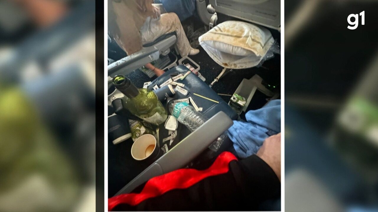 Passageiro mostra caos na cabine de voo onde 25 ficaram feridos após forte turbulência nos EUA