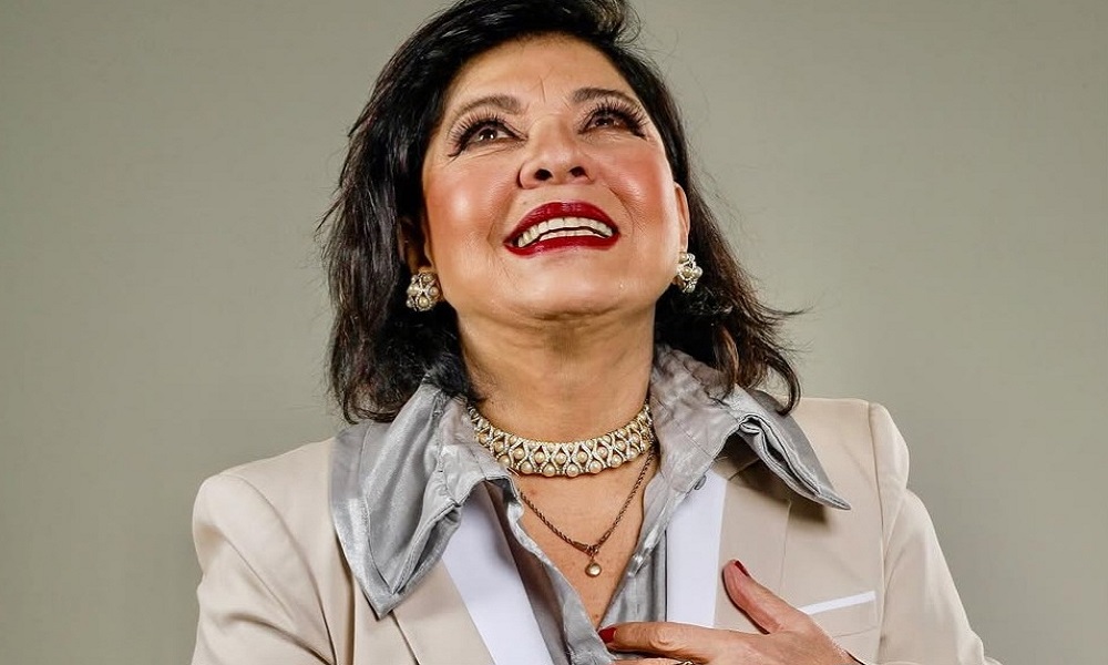 Roberta Miranda se pronuncia após chutar fã que invadiu o palco durante show no Ceará