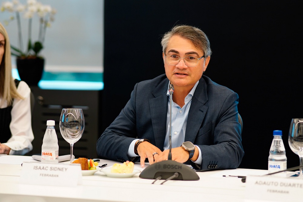 Presidente da Febraban elogia manutenção da Selic em 15%